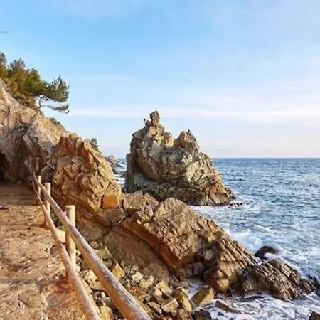 Somriu Fenals Platja Apartment *